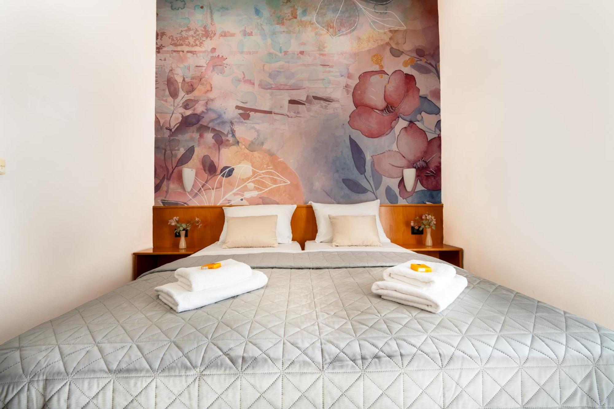 Newly Renovated Hotel Kastil Bol Bilik gambar