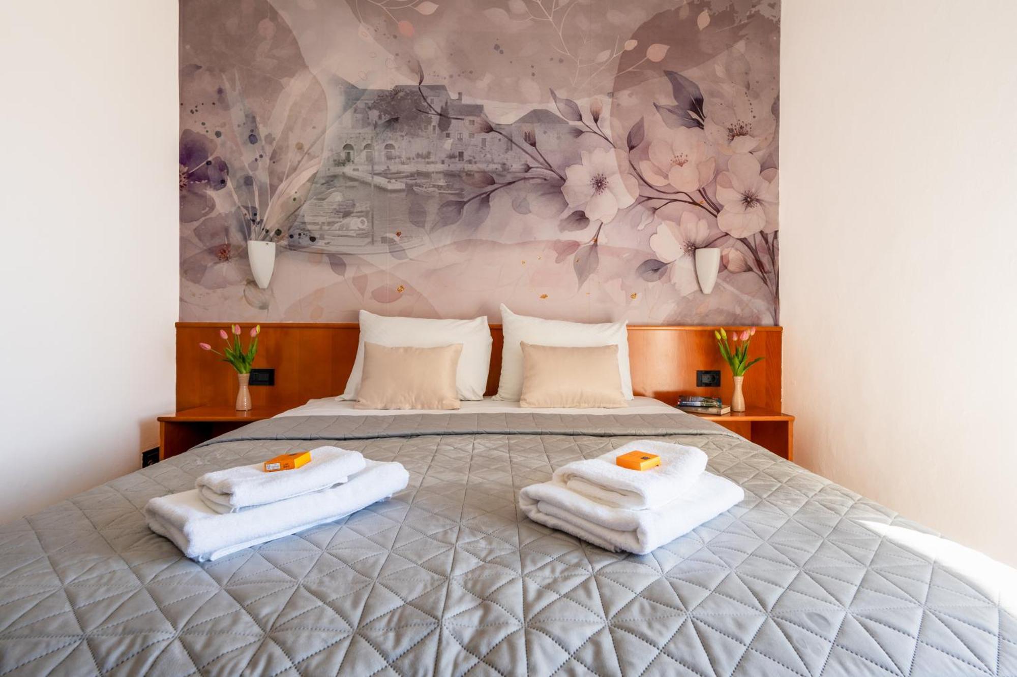 Newly Renovated Hotel Kastil Bol Bilik gambar